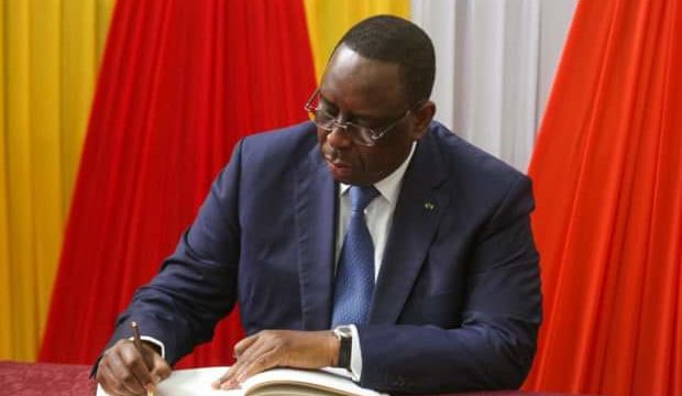 COMMUNIQUÉ DU CONSEIL DES MINISTRES Le Président de la République, Son Excellence Monsieur Macky SALL, a présidé le Conseil des Ministres, le mercredi 20 mai 2020, à 10 heures, au Palais de la République.