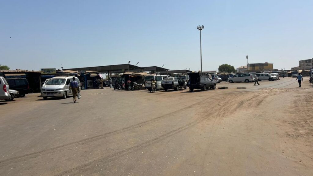 Pas de véhicules en circulation à la gare routière de Ziguinchor 